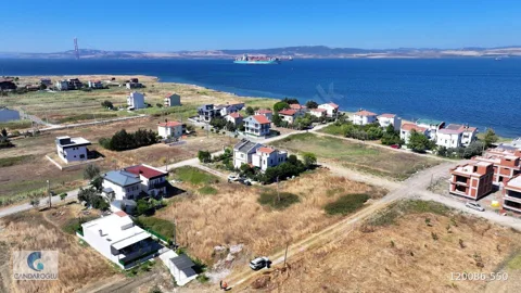 ÇANAKKALE LAPSEKİ ÇARDAK SAHİLDE SATILIK VİLLA ARSASI
