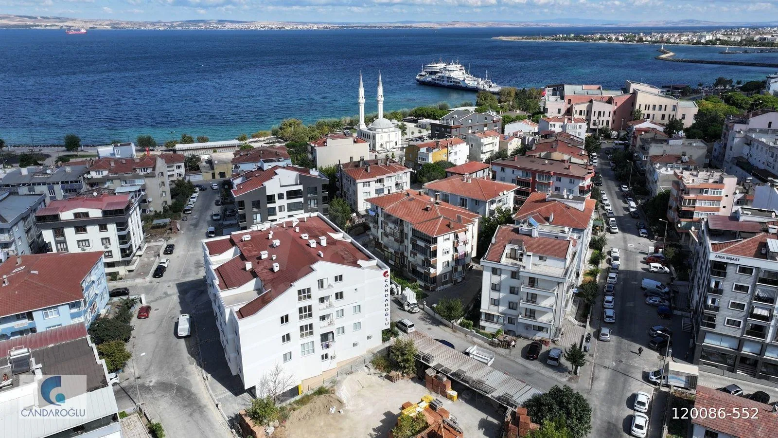 LAPSEKİ SAHİLDE SATILIK EBEVEYN BANYOLU SIFIR 3+1 DAİRE