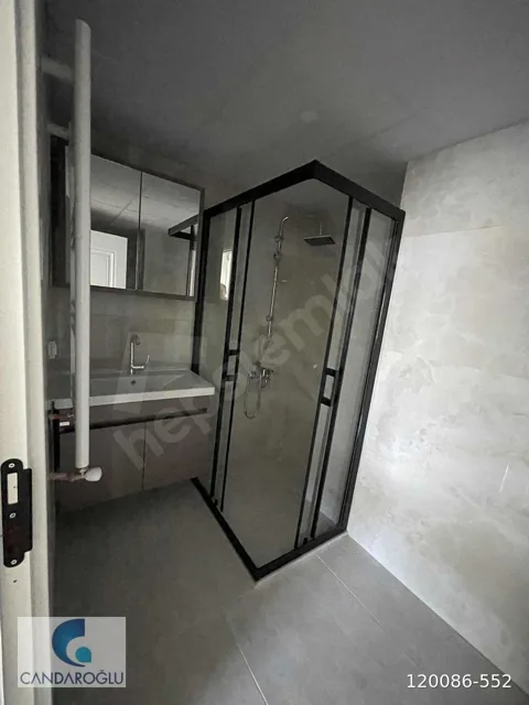 LAPSEKİ SAHİLDE SATILIK EBEVEYN BANYOLU SIFIR 3+1 DAİRE