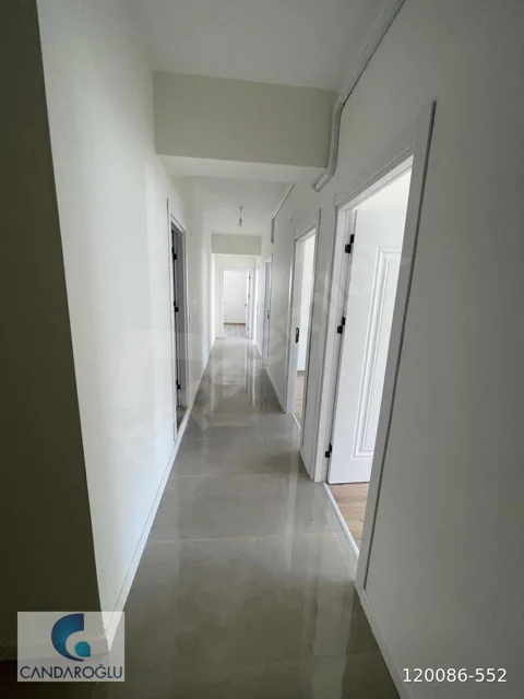 LAPSEKİ SAHİLDE SATILIK EBEVEYN BANYOLU SIFIR 3+1 DAİRE