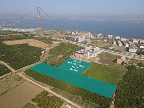 SARI ALAN İÇERİSİNDE DENİZE 500 m SATILIK ARAZİ