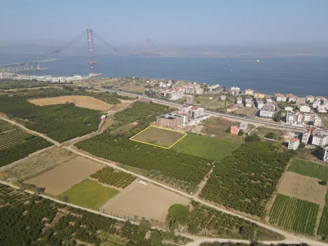 SARI ALAN İÇERİSİNDE DENİZE 500 m SATILIK ARAZİ